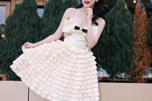 李艺彤最新写真集：青春活力瞬间