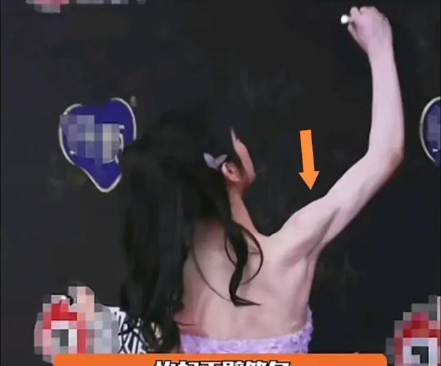 田曦薇健身照片
